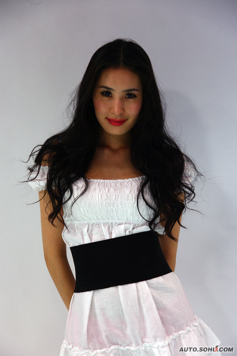 乌兰托雅_模特图片库