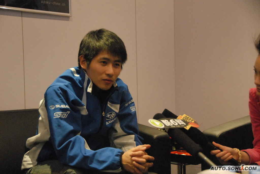 搜狐专访韩寒_事件图_2010北京车展