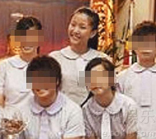 陈嘉桓未成年比基尼照曝光 15岁入行做嫩模-未