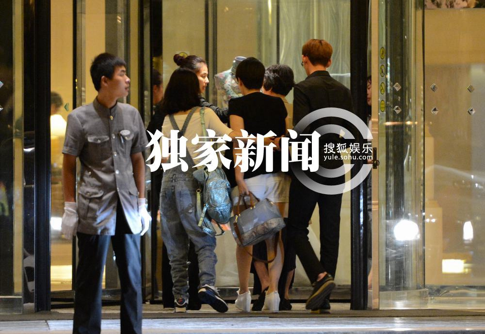 独家:张翰帅气回京 花儿与少年再聚首