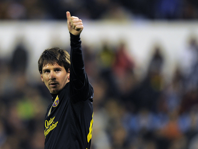 灯:梅西双响炮竖大拇指 普队奇功巴神扑点球-双