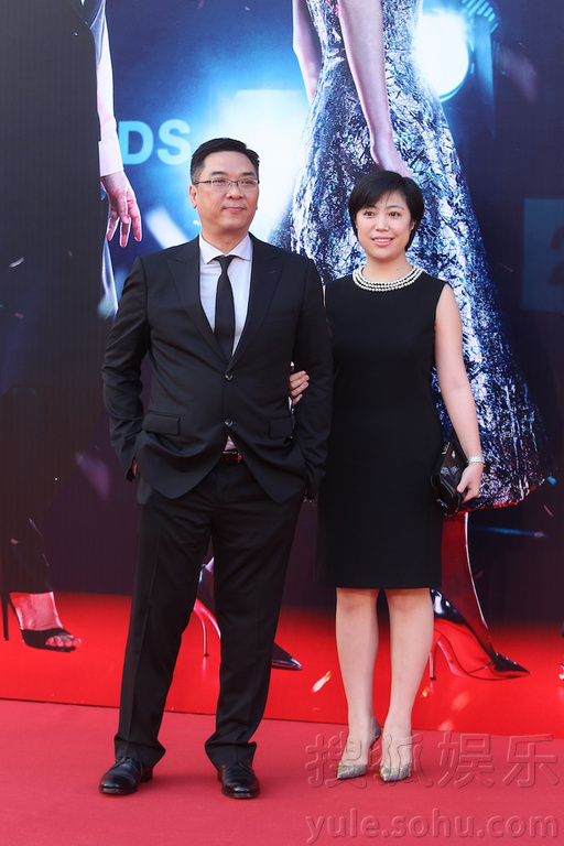 第33届香港金像奖 女星红毯争艳男星西装帅气