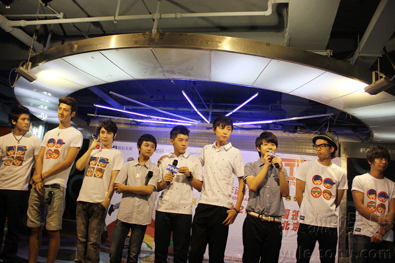 rta青年组也到场助阵,现场1500多人的粉丝因为
