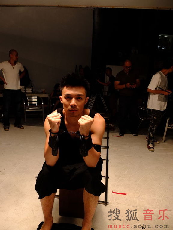 <em>周柏豪</em>新歌关注现实 以网上欺凌为题材-<em>周柏</em>