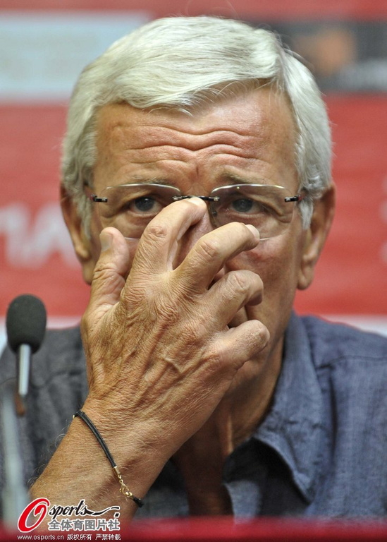 恒大PK汉堡里皮出席发布会 老帅笑容可掬