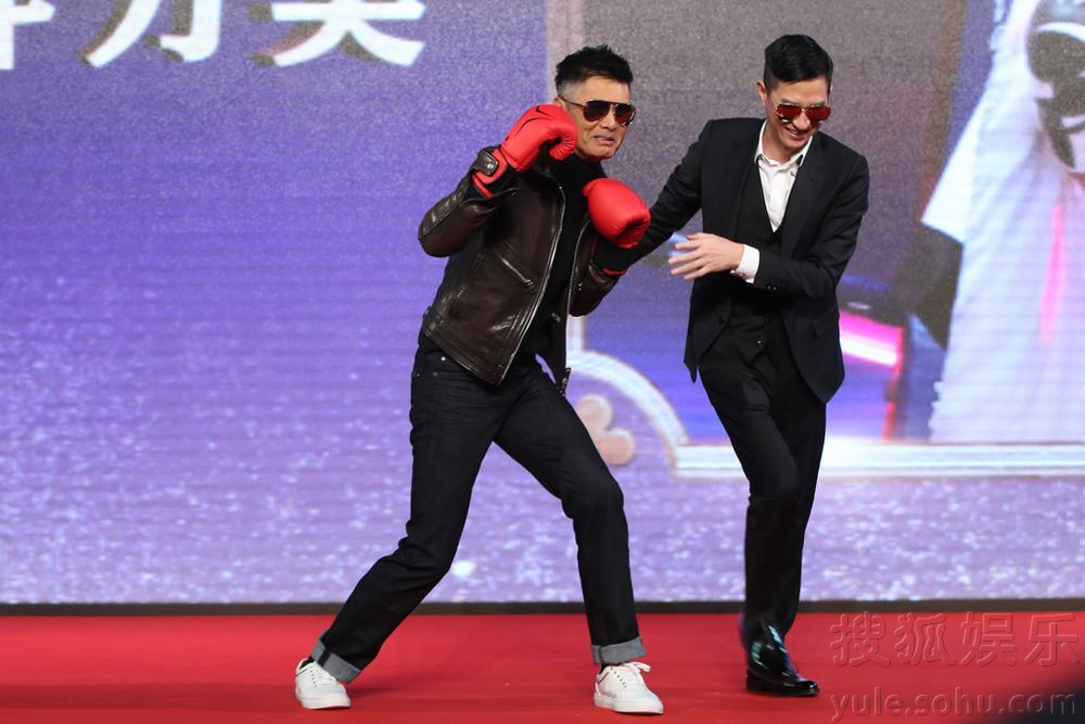 小龙虾每亩一年收入_明星一年的收入