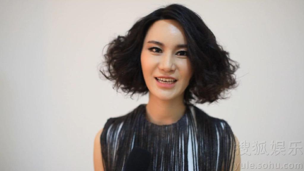 孙茜大婚倒计时 毕福剑哈文蔡少芬等好友送祝