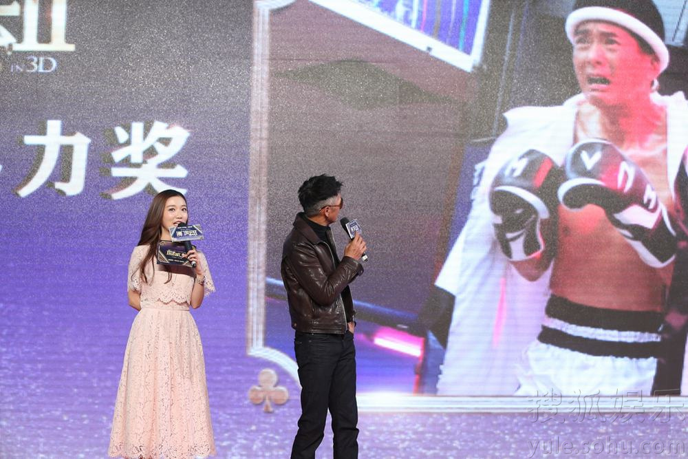 小龙虾每亩一年收入_明星一年的收入