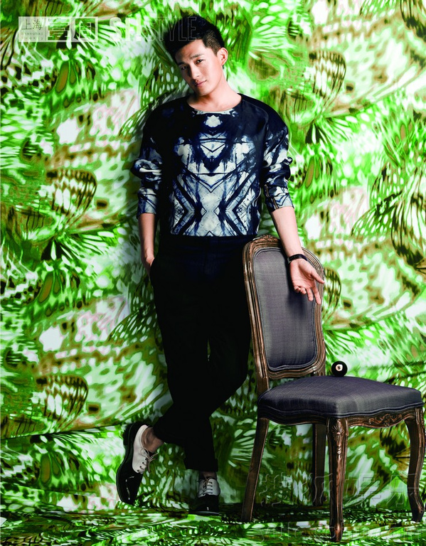 孙艺洲多重色彩随性自在 玩转一周型格穿搭