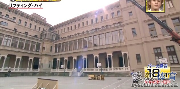 逆天!梅西再破世界纪录 停18米极坠球再颠(图)