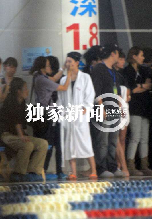 独家:刘诗诗搭配帅男拍新片 上演泳装诱惑