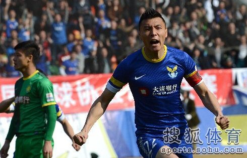 中超球员老婆谁最漂亮_中超球员的收入(2)