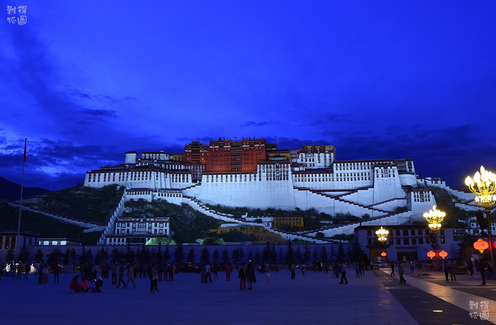 西藏的GDP_西藏风景图片(2)