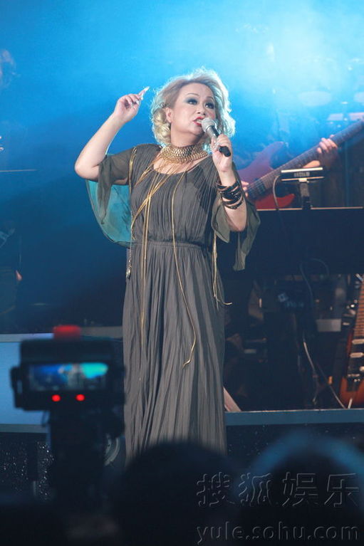 谭泳麟与 杜丽莎演唱会 图片_谭泳麟与 杜丽莎演 