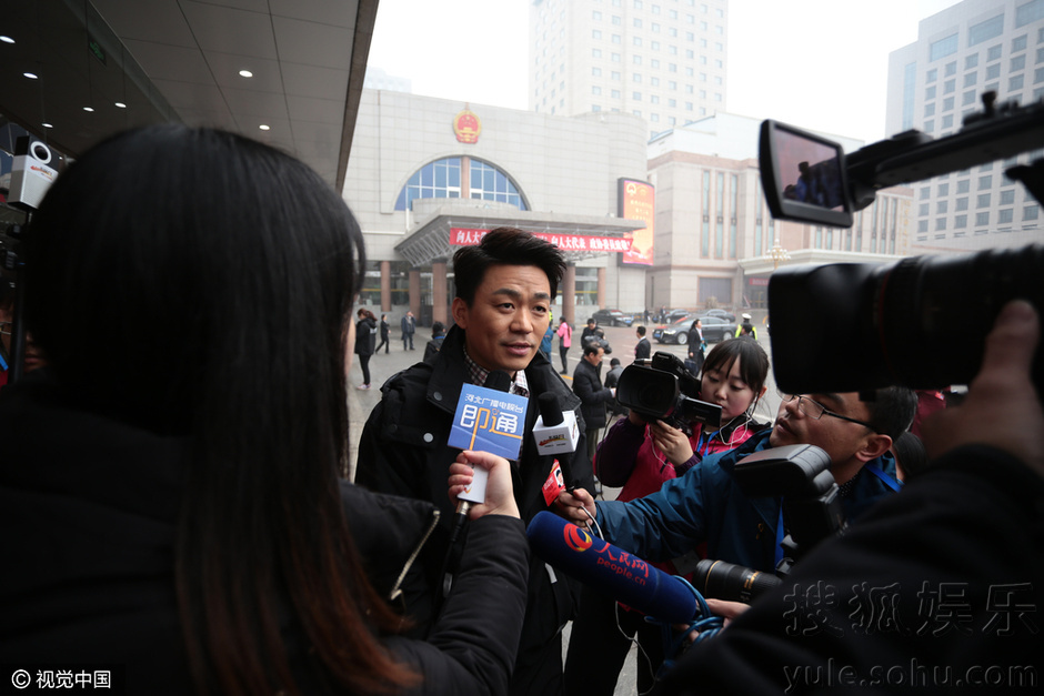 宝宝来了!王宝强携两份提案参加河北政协会议(图)
