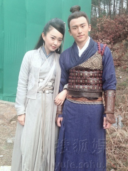孙耀琦《神雕侠侣》杀青 微博晒温馨合影6014