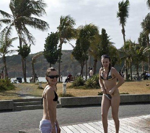 外国妹子素质真差随地大小便6050305-Wap频