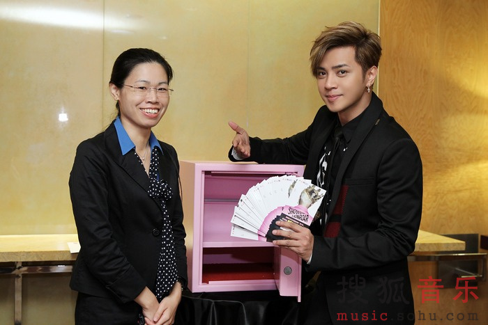 罗志祥《狮子吼》封面曝光 受邀角逐MTV欧洲