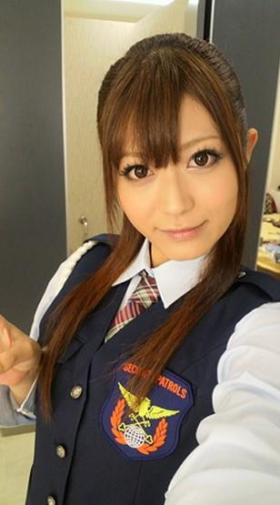 13) 责编:郝龙                 日本女优赴台捞金 自扒上衣 佐藤遥希
