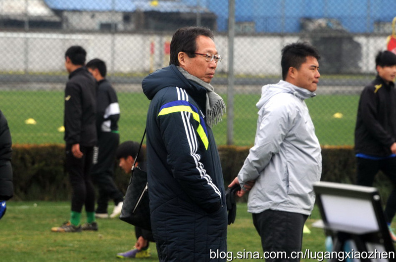 中国曼联再起航 根宝杭州热身握手冈田武史(图)