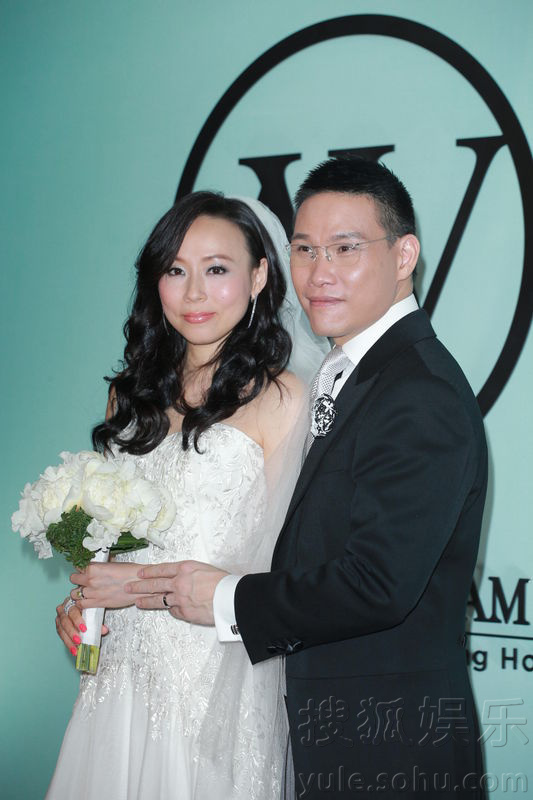 苏永康娶妻表情紧张 陈奕迅夫妇担任证婚人