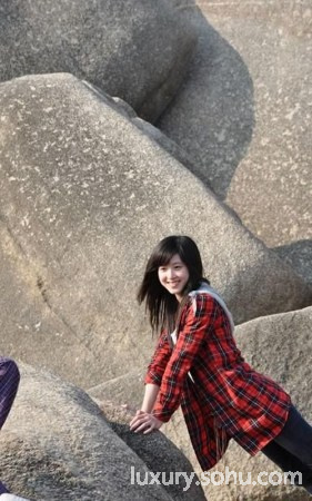 <em>奶茶妹妹身世起底</em>:父亲总裁 在清华陷陪睡门?