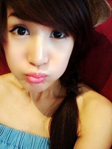 恒大舜天太太团:周云女友超清纯 模特PK女