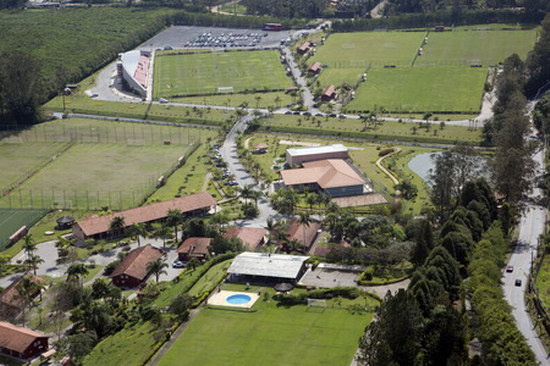 高清:鲁能圣保罗签战略协议 探访巴豪门青训营