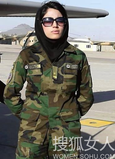 阿富汗新军唯一女飞行员亮相 美艳空军少尉63