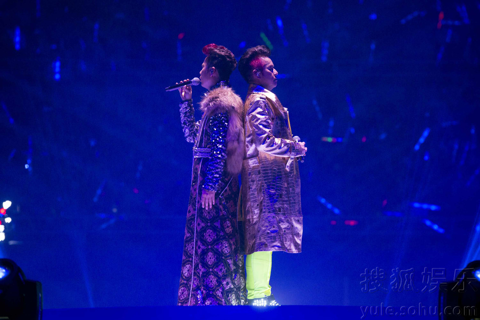 左麟右李北京开唱 众歌迷粤语歌里怀旧65518