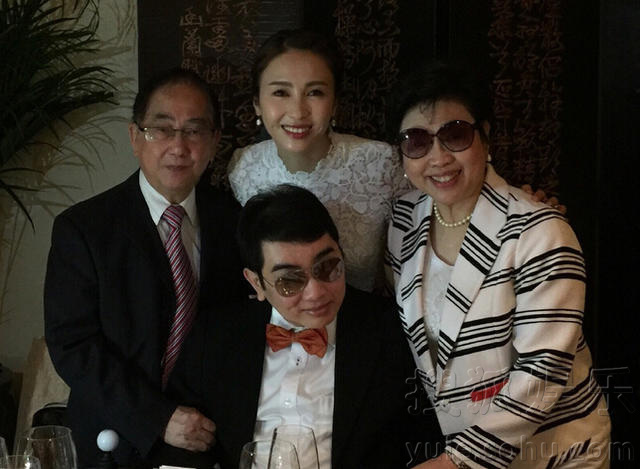 科学网-黎姿庆44岁 生日  晒 合影 老公女儿仅露背