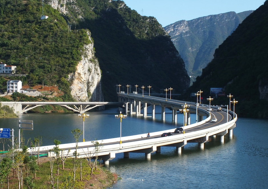 湖北宜昌最美水上公路壮观怡人8087617-汽车