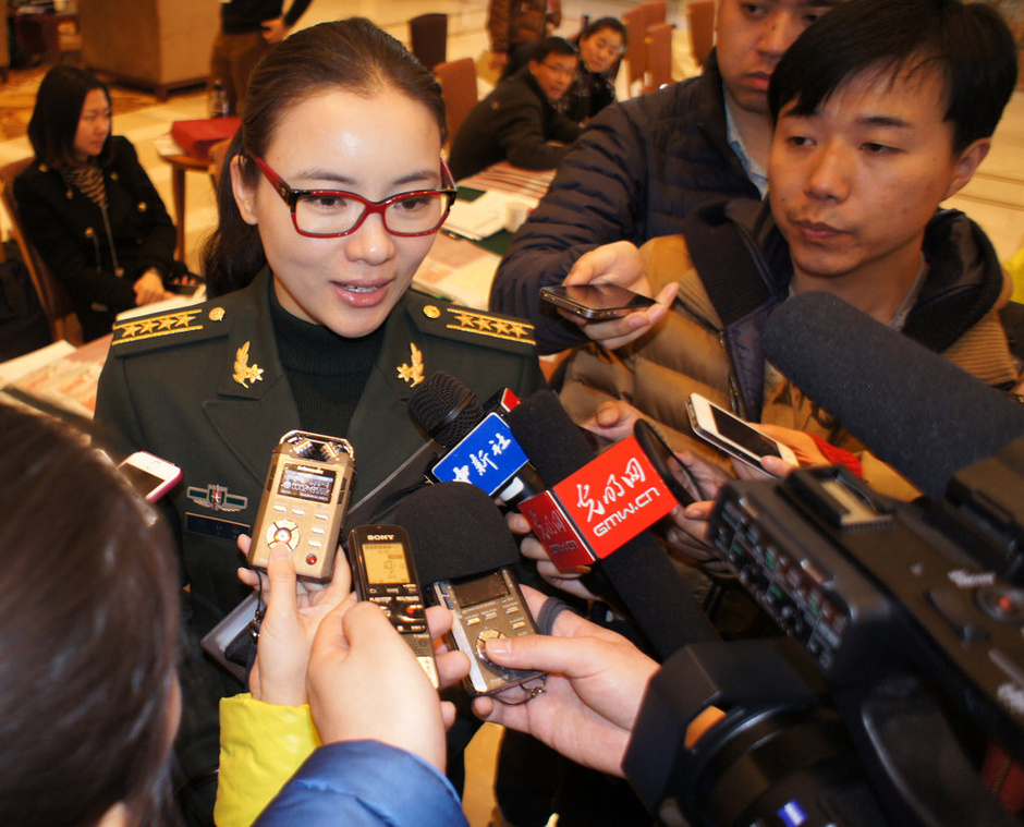 两会围堵战:莫言默言 姚明不鸣-新闻图片库