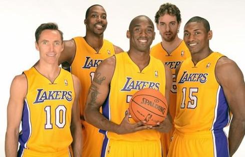 策划:2012-13赛季湖人毕业照 将拄拐进行到底