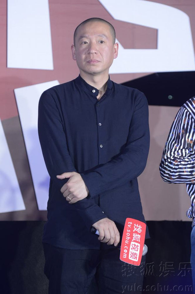 《屌丝男士》第四季开播 大鹏喜获四女神横抱