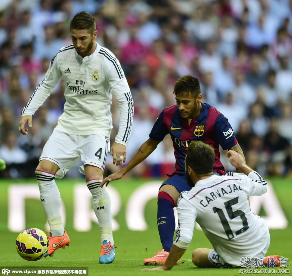 高清图:C罗展翅翱翔梅西低落 佩佩滑跪霸气十