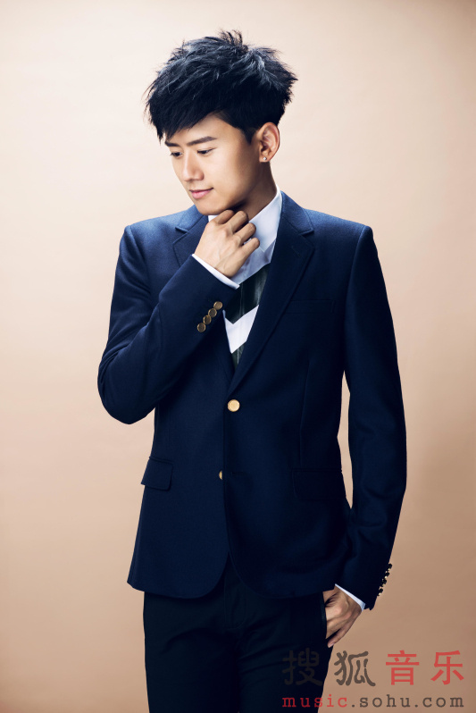 张杰这就是爱演唱会海报曝光 出道十年完美蜕