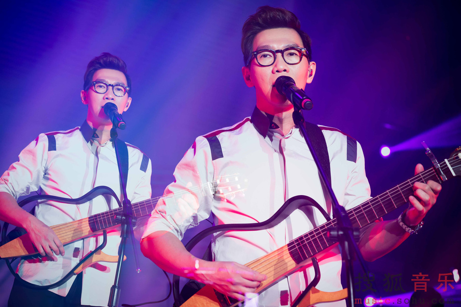 《既然青春留不住》的主题曲《还好有你》,最后,品冠以《疼你的责任》
