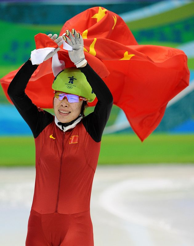 中国小将周洋在2010年温哥华冬奥会短道速滑女子1500米比赛中夺得金牌