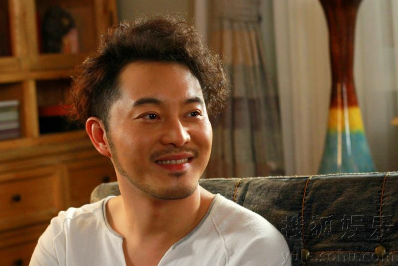 《结婚前规则》沙溢卷福造型 大叔也萌萌哒6