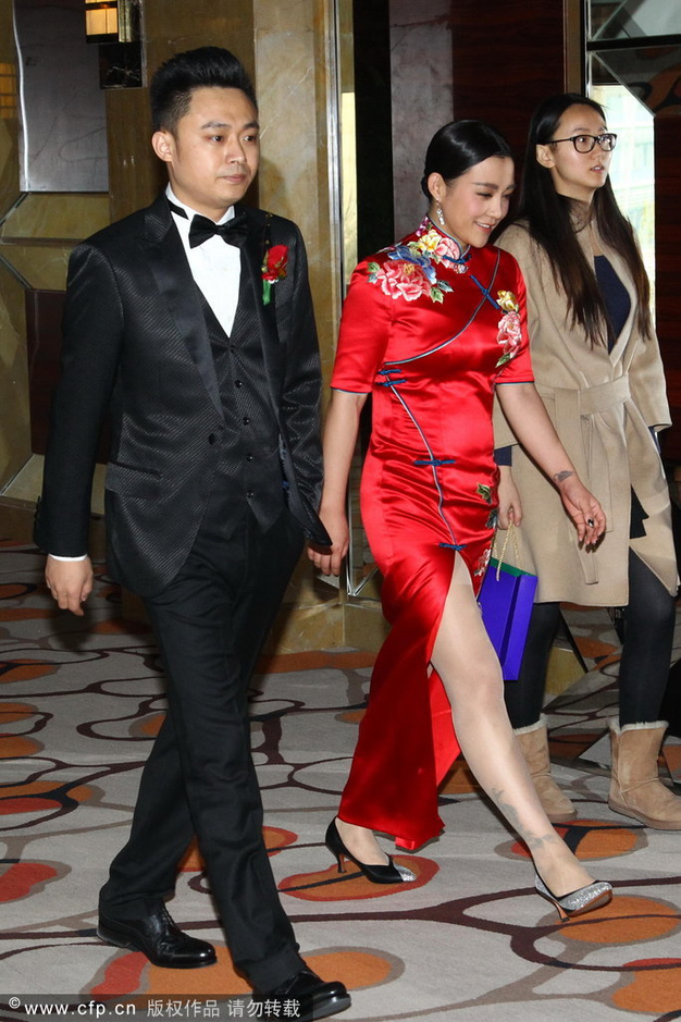 郝蕾结婚双胞胎儿子百日宴一块办 赵薇送婚戒