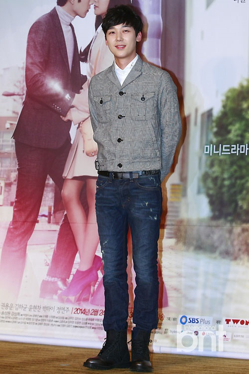 KARA韩胜妍等出席《女人漫画皮鞋》发布会6