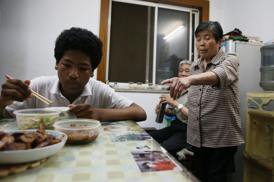 人口普查抱养黑人黑户_人口普查