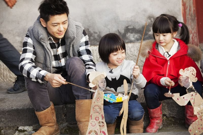 <em>田亮女儿</em>重返<em>幼儿园</em> 开心跑步动如脱兔59548