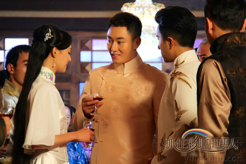 郑爽新剧片场暗示已和张翰分手:不会和他结婚