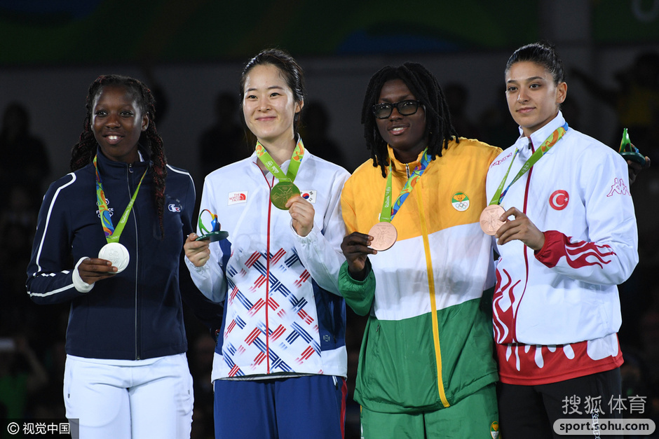 奥运跆拳道女子67kg 韩国选手夺冠笑容腼腆(图)