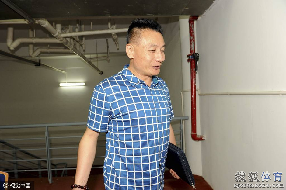 清:宫磊抵达苏宁俱乐部 将任中方教练组组长8