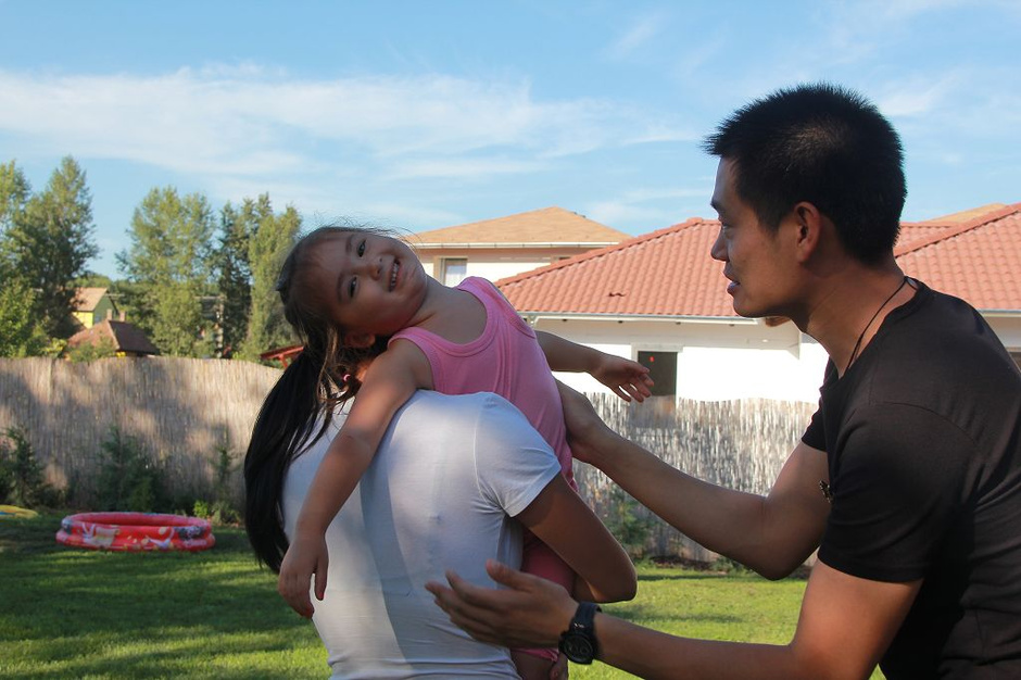 走近匈牙利击剑世家 父子三剑客与中国结缘(图