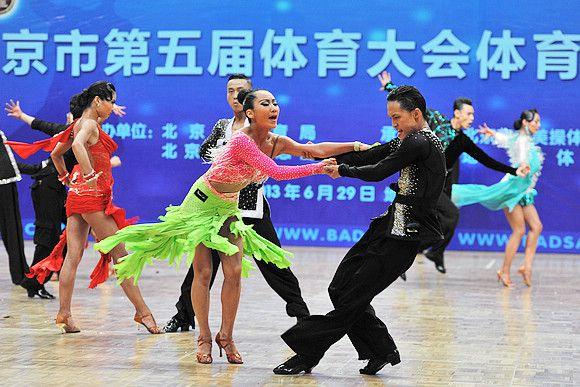 高清:体育<em>舞蹈</em>大赛<em>激情</em>上演 俊男<em>美女</em>火辣热舞