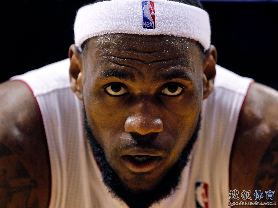 詹姆斯14大偏执狂例证:坚持地狱减肥周+健康餐